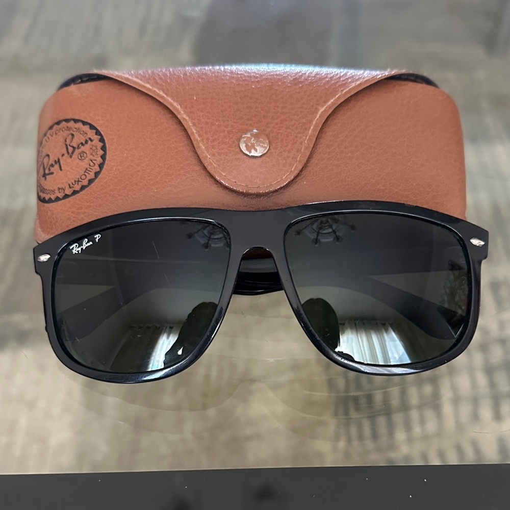 Ray-Ban Black Sunglasses with Tan Case